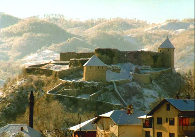 a picture of the castle in Tešanj