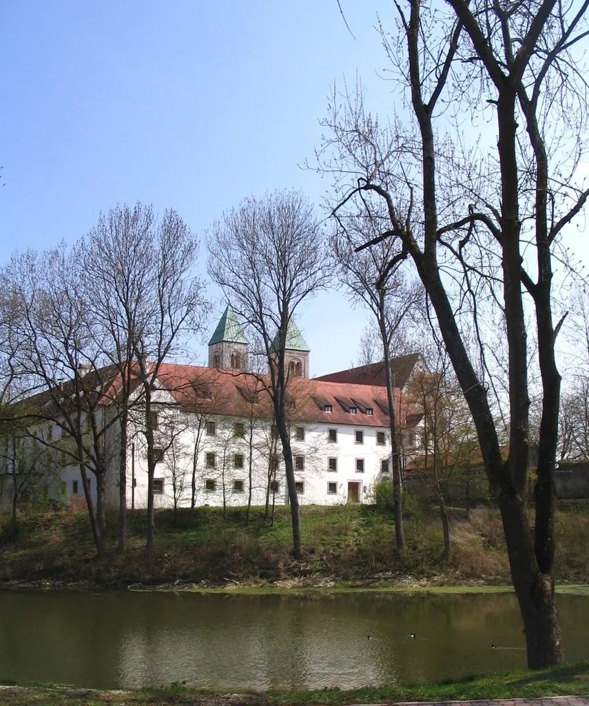 Biburg, Landkreis Kelheim, Niederbayern: ehemaliger Klosterkomplex