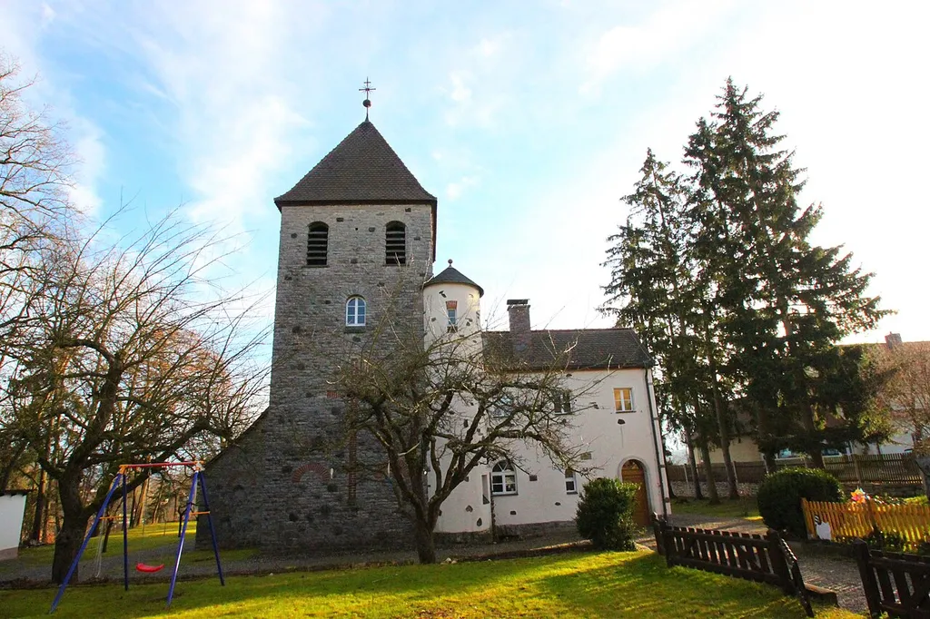 Kath. Filialkirche St. Antonius, Weberstraße 38, Mainleus, erbaut 1934/35, Baudenkmal D-4-77-136-7, gehört zum Ensemble Arbeitersiedlung Hornschuchshausen E-4-77-136-1