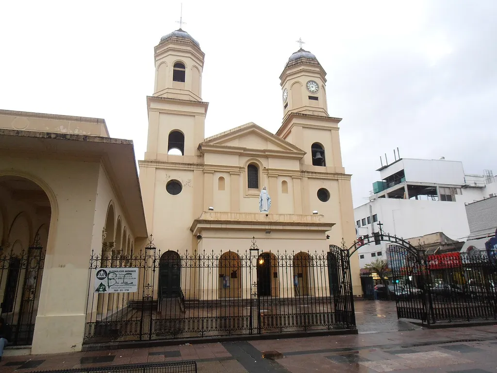 This is a photo of an Argentine monument identified by the ID