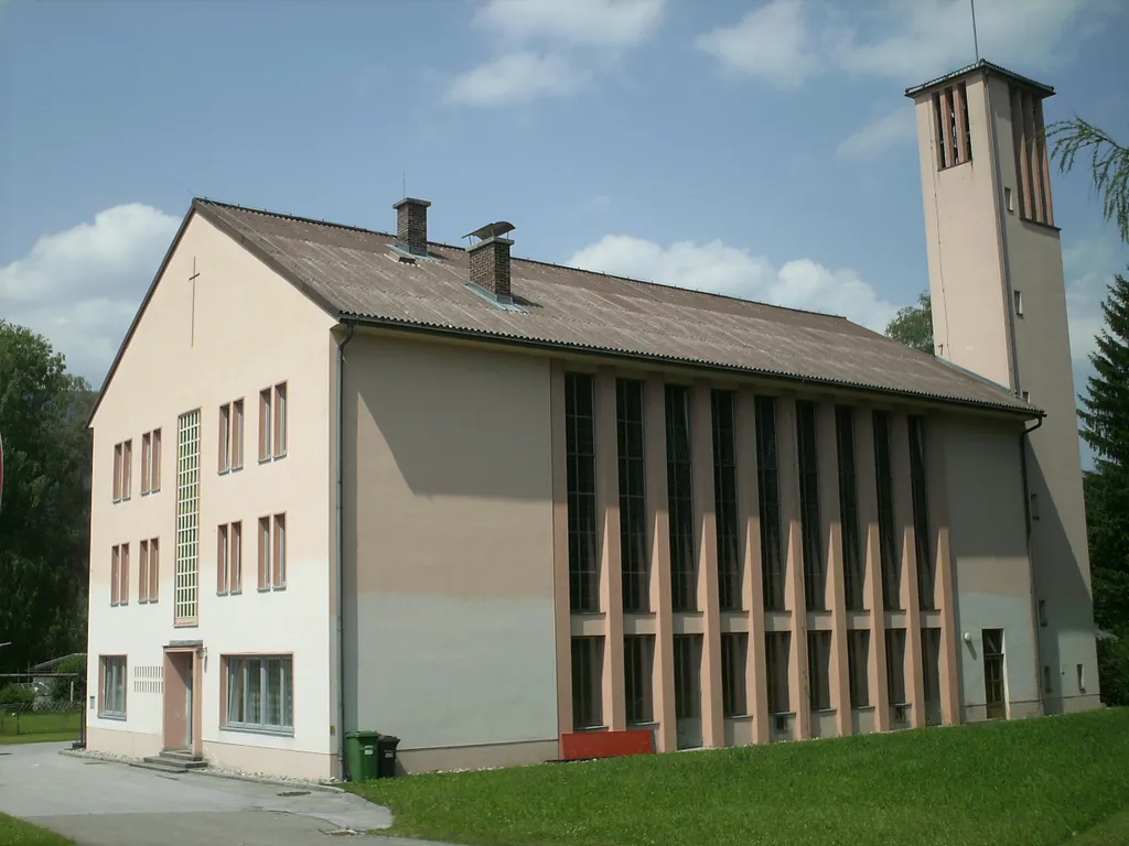 Kath. Pfarrkirche Zum gekreuzigten Erlöser in Mürzzuschlag-Hönigsberg/Österreich.