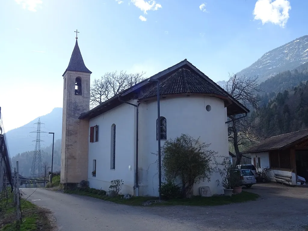 Untersirmian (Nals, South Tyrol, Italy), Sacred Heart church