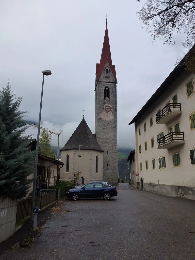 Pfarrkirche St. Sebastian mit Kirchplatz - Sarns, Brixen