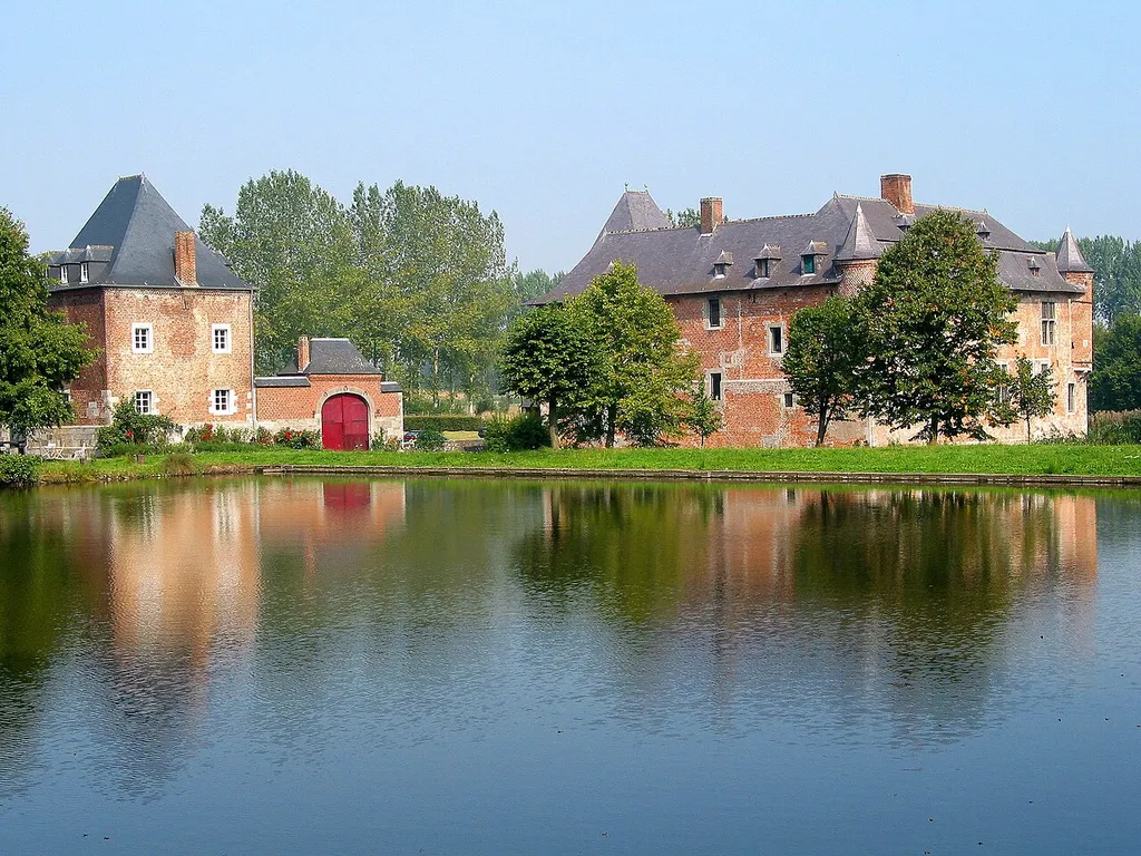Noville-les-Bois (Belgium), the Fernelmont castle (XIII/XVIIth centuries).