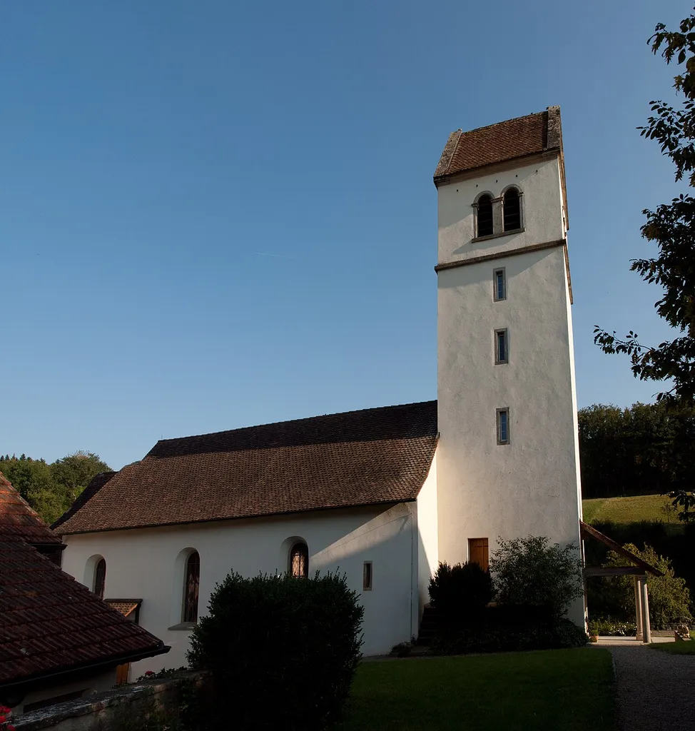 Die reformierte Kirche in Kirchbözberg, Gemeinde Unterbözberg (Nach Gemeindefusion, ab 2013 Gemeinde Bözberg). Die Kirche ist mit Pfarrhaus und Pfarrhof, als Baugruppe denkmalgeschützt. Dies als Objekt von regionaler Bedeutung (B-Objekt) eigestufft[1]