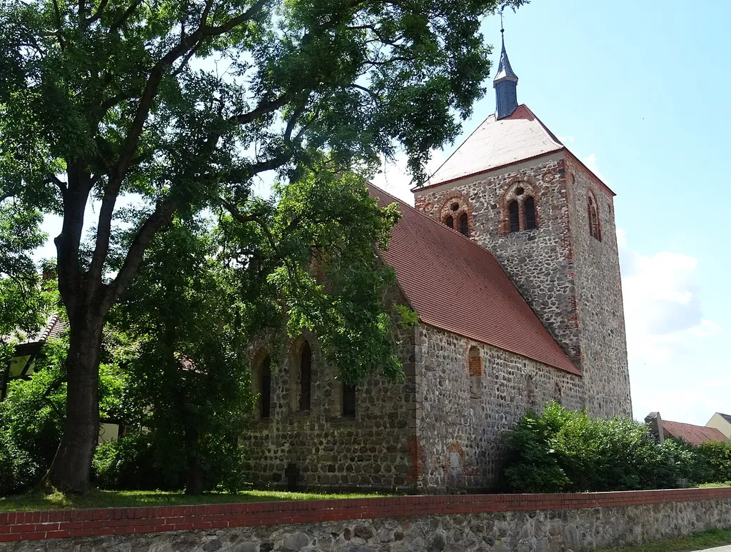 Kirche in Kuhsdorf, Gemeinde Groß Pankow, Blick von Nordosten