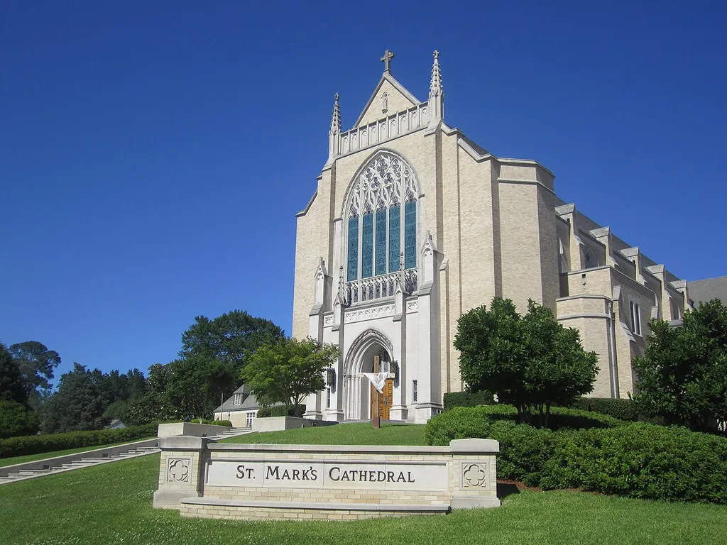 I took photo of St. Marks (Episcopal) Cathedral in Shreveport, LA, with Canon camera.