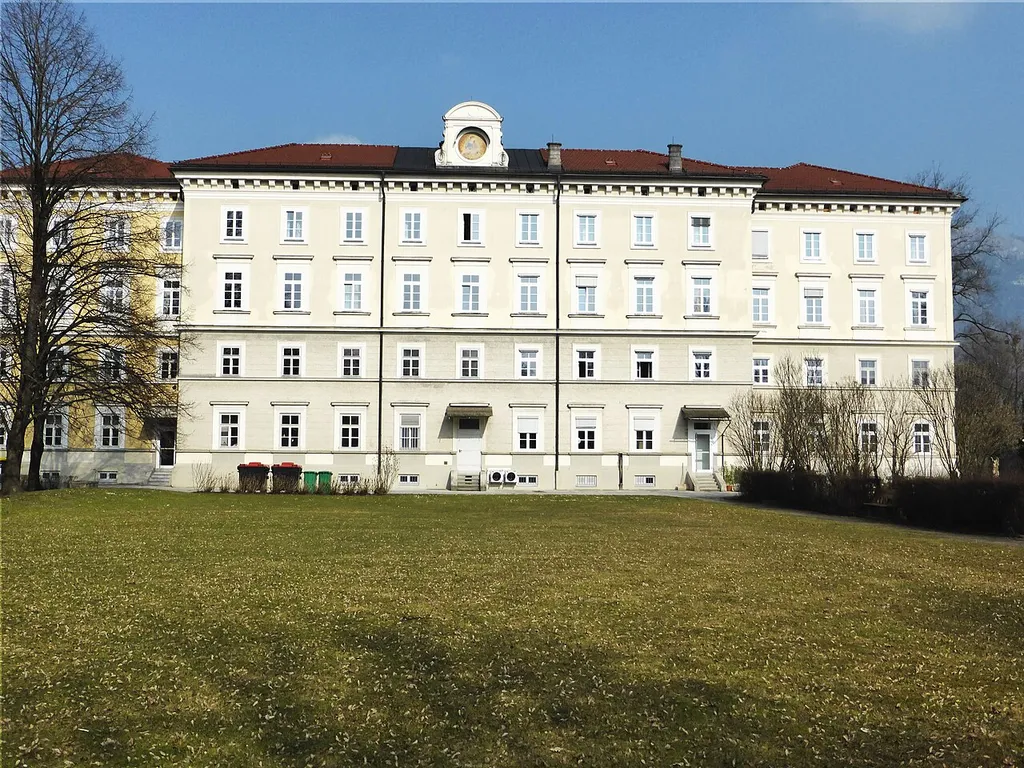 Kloster St. Josef (Salzburg): Gartenfront