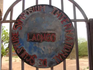 Symposium de sculpture sur granit de Laongo