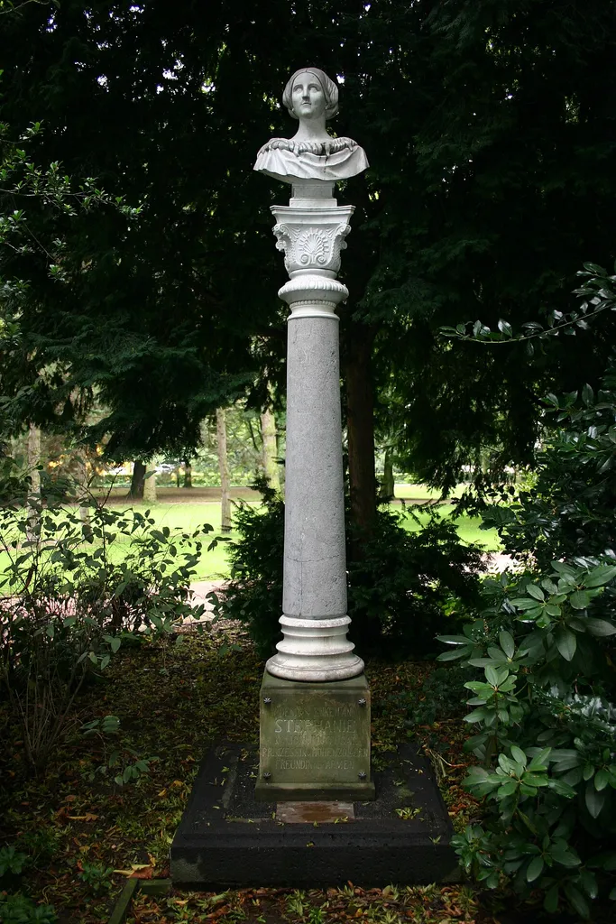 Denkmal Prinzessin Stephanie von Hohenzollern, Hofgarten Düsseldorf