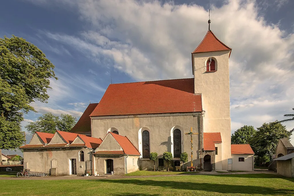 Kłobuczyn, kościół par. p.w. św. Jadwigi, XIV, XVI, XVII