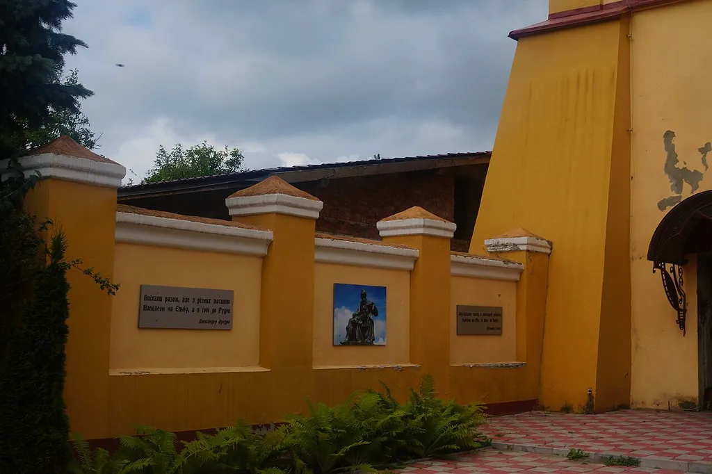 Мури з вежею (мур.), м.Рудки,