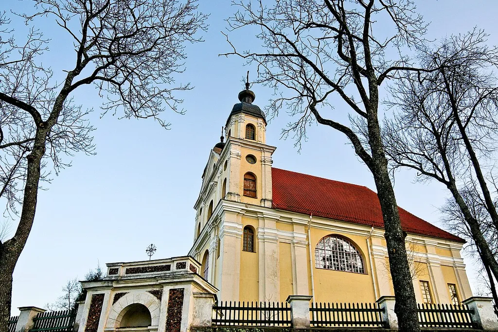 Trinapolis church