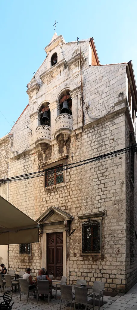 Božidara Petranovića, Ecke Zagrebačka; Baubeginn war 1390, ursprünglich als Erlöserkirche Teil eines Benediktinerinnenklosters. Seit 1810 ist die Kirche orthodox.