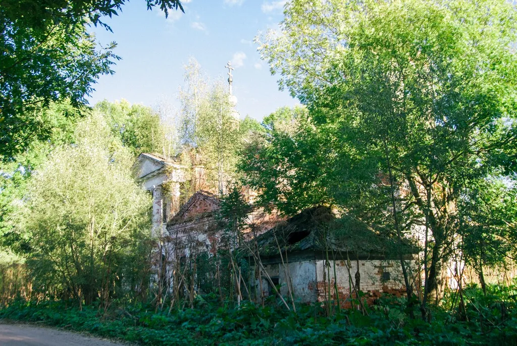 Resurrection Church (Paskino)