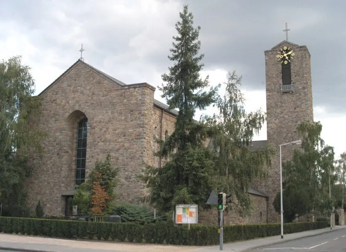 Liebfrauenkirche, Darmstadt-Bessungen, aufgenommen von der Klappacher Straße aus nordwestlicher Richtung