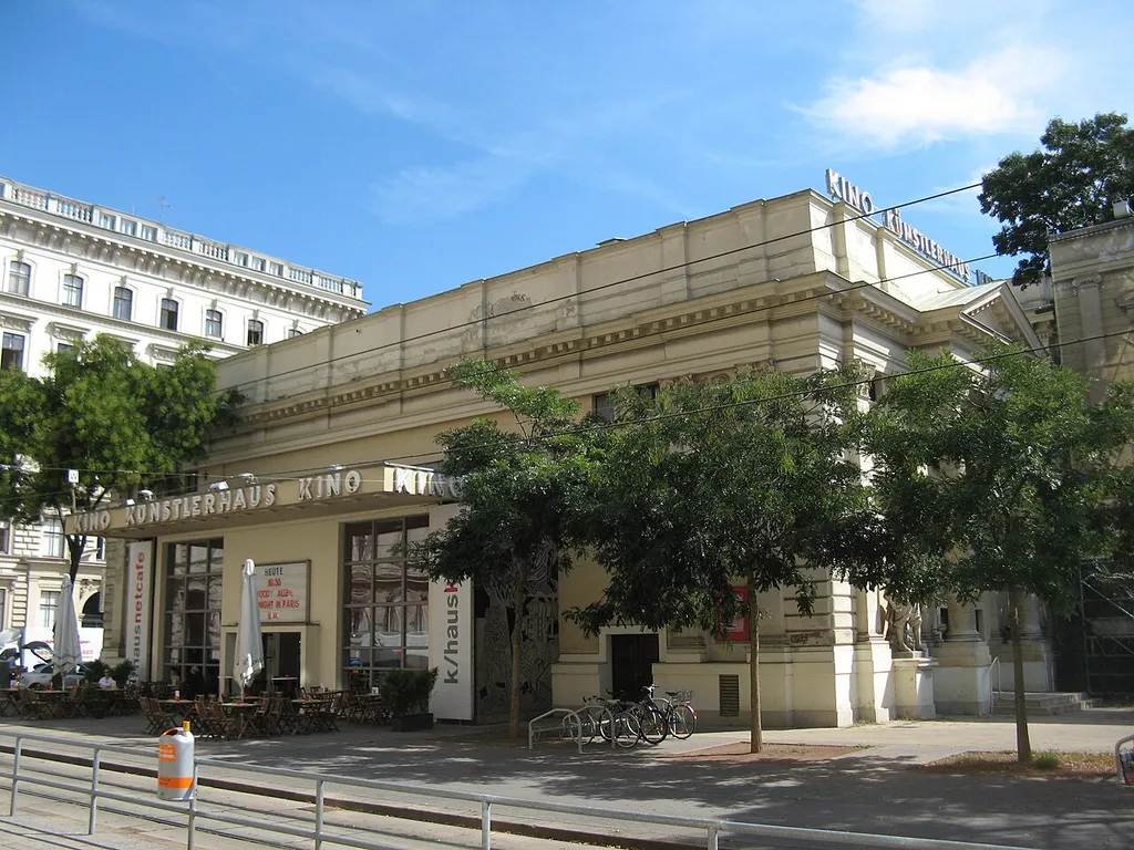 Künstlerhauskino, erbaut 1947-49 von Alfons Hetmanek, Akademiestraße 13, Wien-Innere Stadt