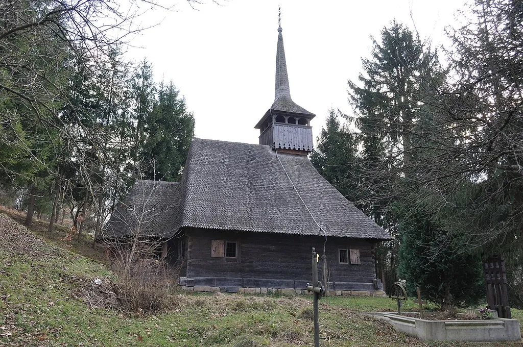 Biserica de lemn „Nașterea Maicii Domnului” din Călinești-Căeni, județul Maramureș