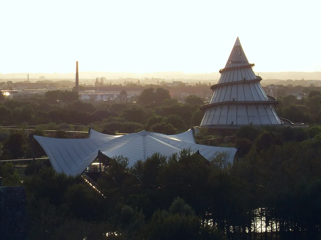 Blick über einen Teil des Elbauenparks