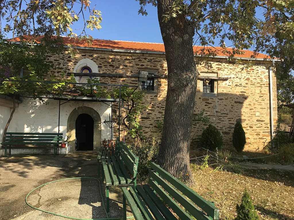 Holy Trinity Church in the village of Ropotovo