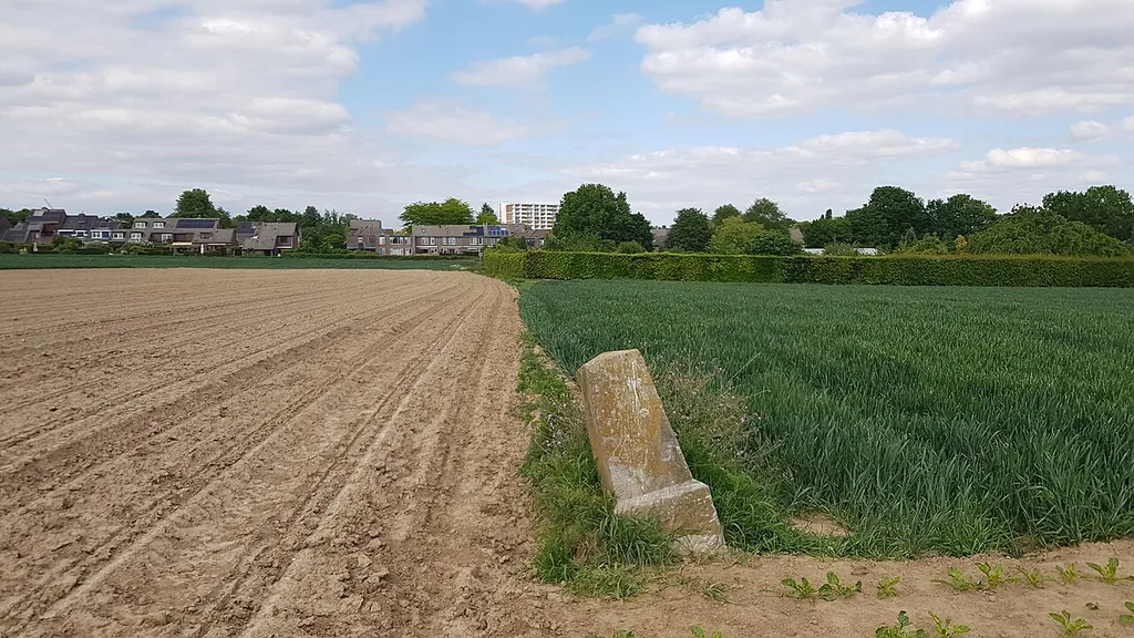 Belgium-Netherlands boundary stone no. 82a