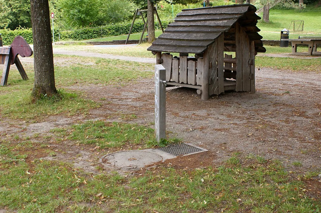 Brunnen Spielplatz Wyler-Anlage.