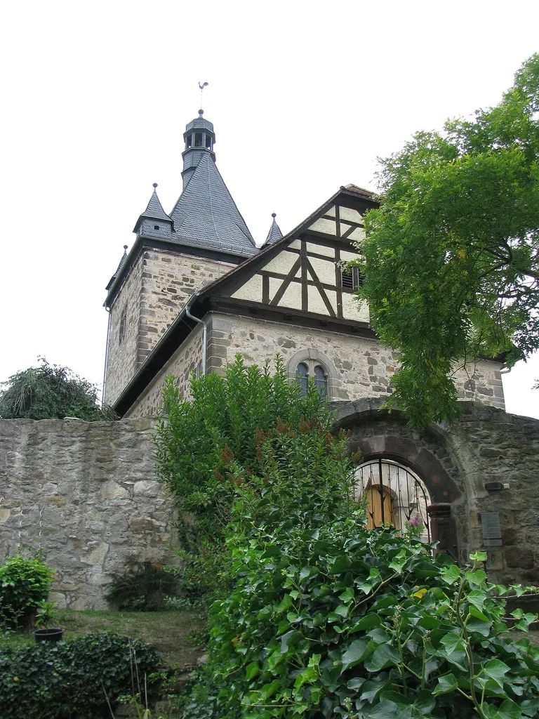 die Kirche von Besse von Osten