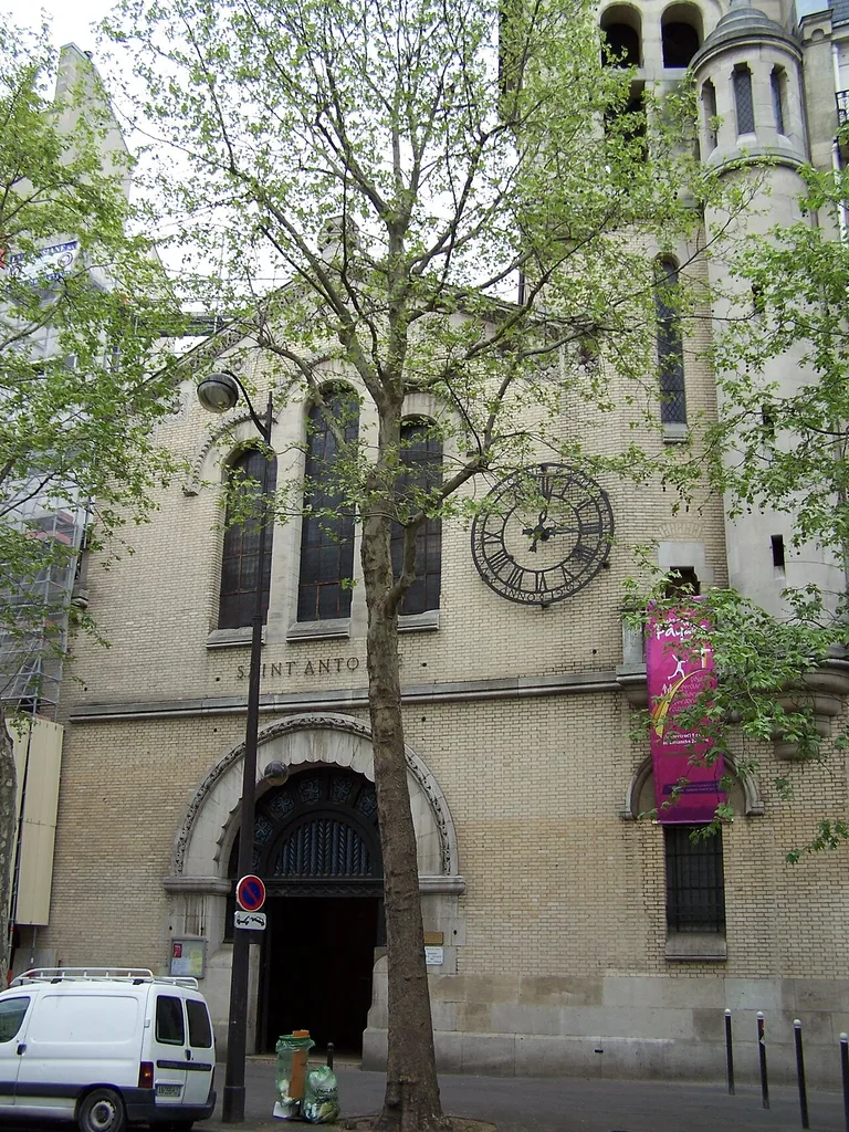 View of the church in Paris
