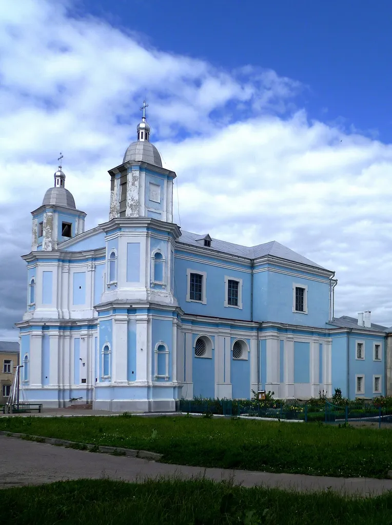 Костел послання Апостолів (собор Різдва Христового) (мур.) (1766 рік) - вигляд із південного заходу - м.Володимир-Волинський (вул.Миколаївська, 20) Волинська область Україна