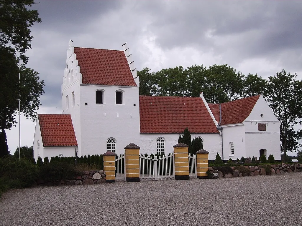 Nørre Sandager Kirke, Nørre Sandager Sogn, Skovby Herred, Odense Amt, Denmark (Danish Church) - Nørre Sandager Kirke fra syd