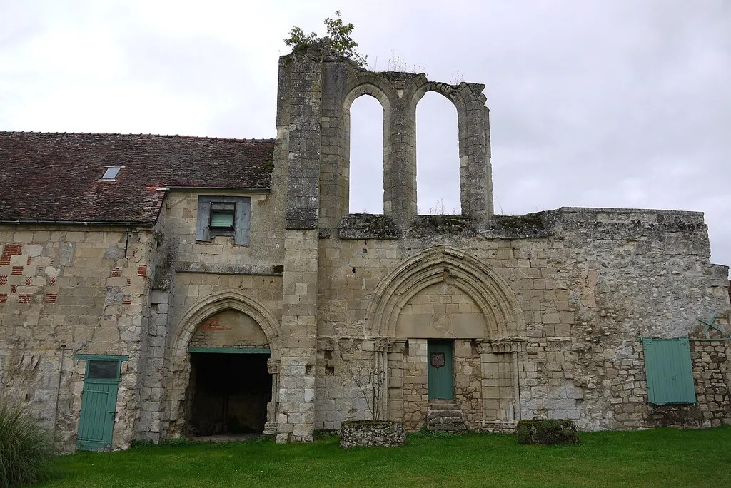 Ruines de l'abbaye du Val-Chrétien, à Bruyères-sur-Fère.