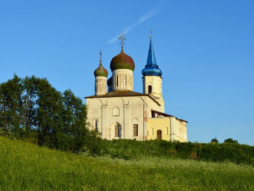 Церковь Успения Богородицы (Тверская область, Старица, село Иванищи, 1532-42 гг.)