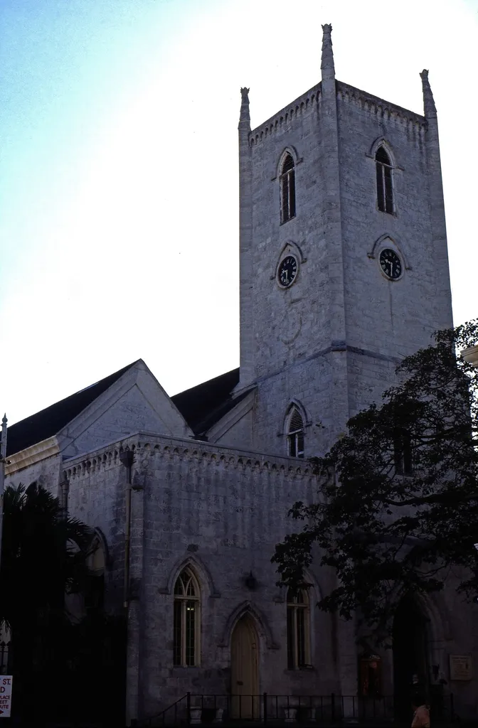 Die Christ Church Cathedral in <a href="https://de.wikipedia.org/wiki/Nassau_(Bahamas)" rel="nofollow">Nassau</a>.