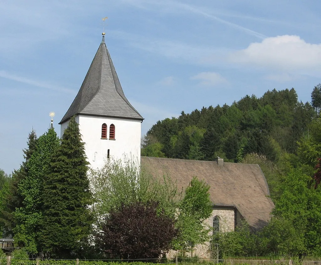 Kirche St. Antonius Einsiedler in Sundern-Allendorf von Süden.
