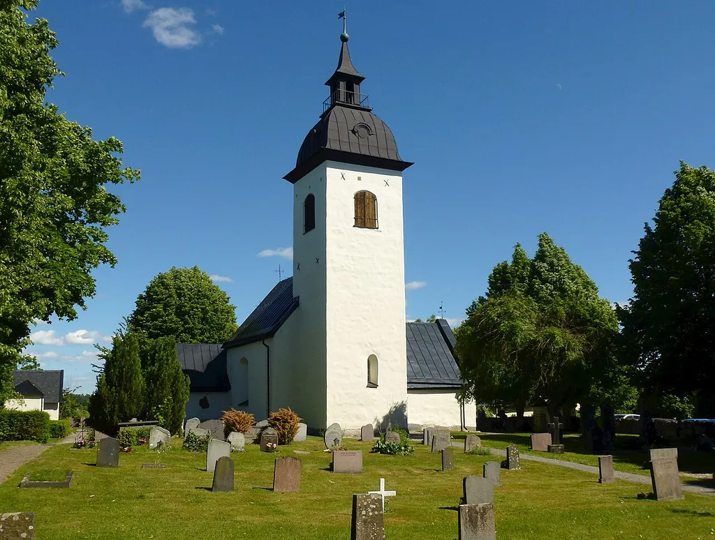 Hilleshögs kyrka och kyrkogård