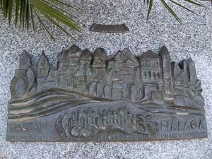 Monument to the twinning of the cities of Malaga and Passau