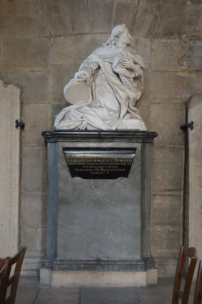 Tombeau de Claude Frémyot en la cathédrale Saint-Bénigne de Dijon (21).
