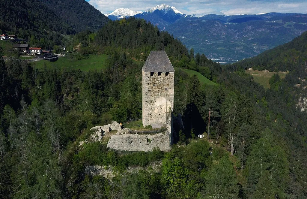 Eschenlohe Castle (St Pankraz, South Tyrol, Italy)