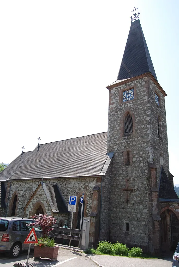 Kath. Pfarrkirche hl. Ägyd mit ehem. Friedhof