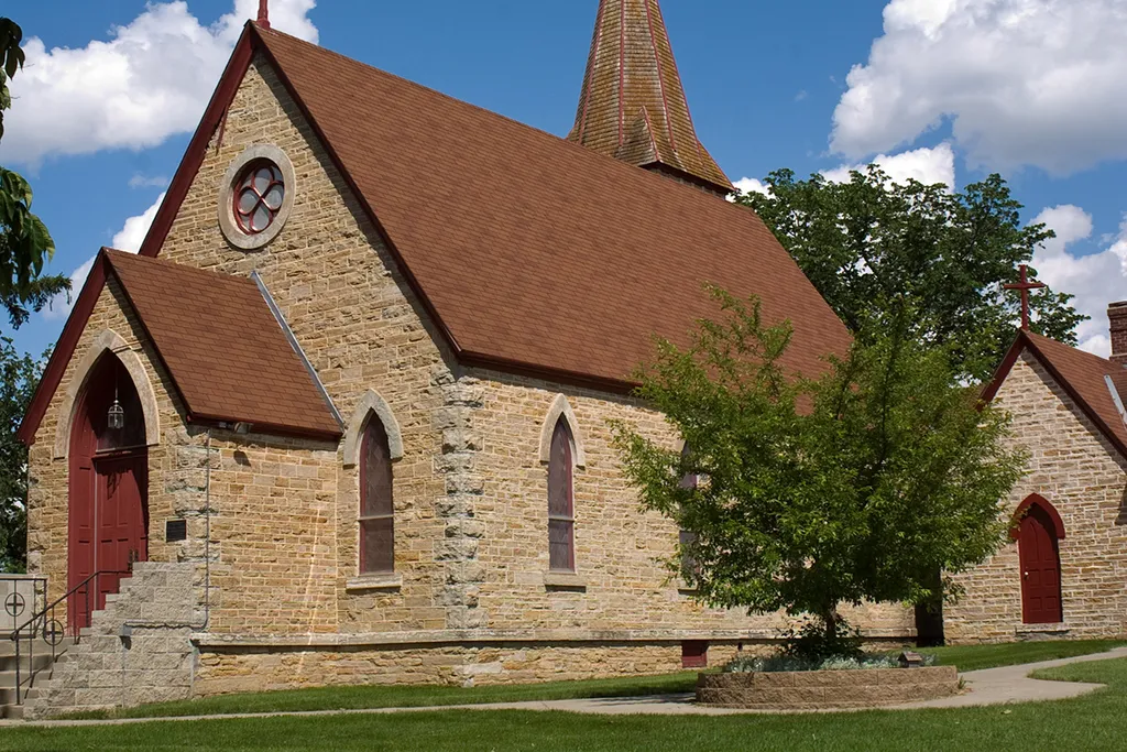 Holy Cross Episcopal Church, Dundas, Minnesota. June 2008.