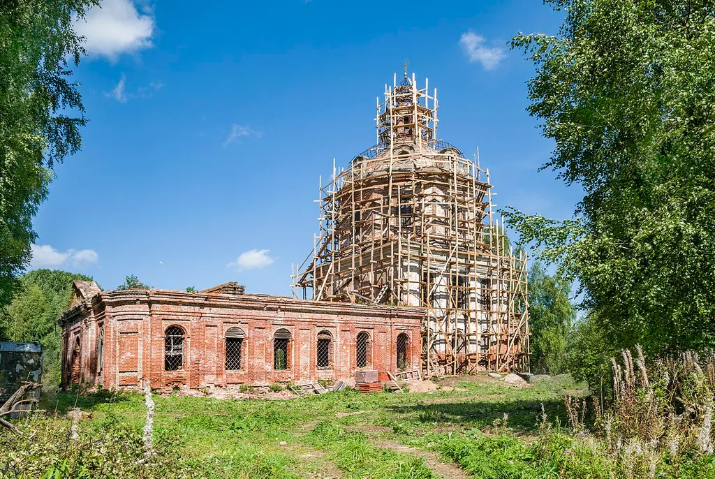 Holy Trinity church, Verkhneivkino