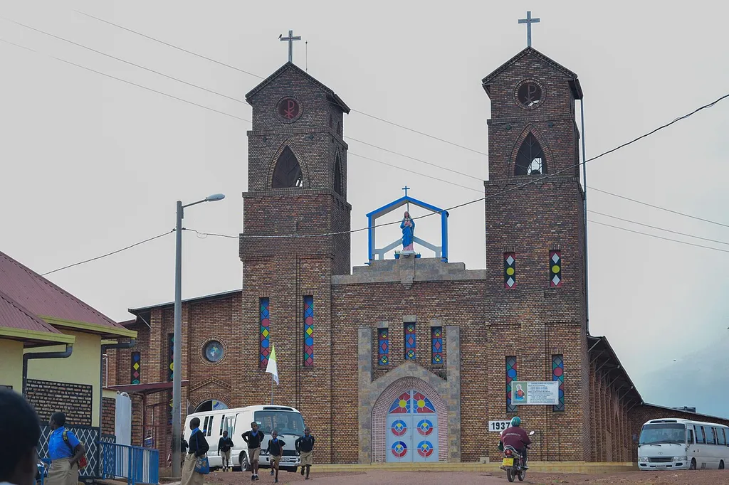 Diocese Byumba iherere mu karere ka Gicumbi,Ni Diocese ifite amateka kuko yubatswe 1937 yabayeho mbere ya Genocide.