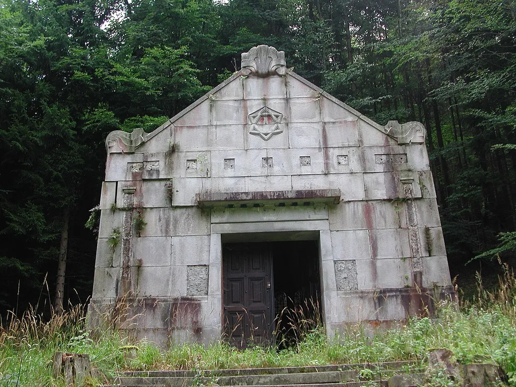 Berl-Mausoleum, Frontansicht