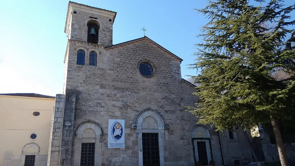 Esterno della Concattedrale con la Porta Santa