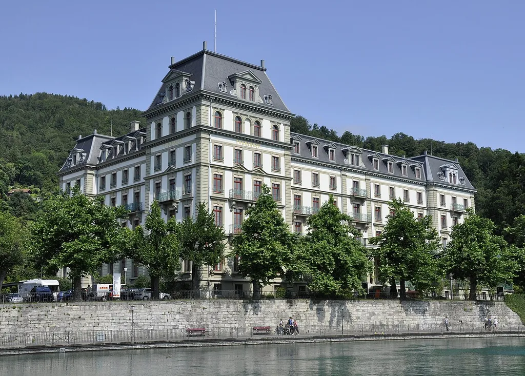The former hotel "Thunerhof" as seen from the opposite bank of the river Aar