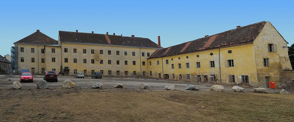 Ehem. Augustinereremitenkloster, so genannte Burg