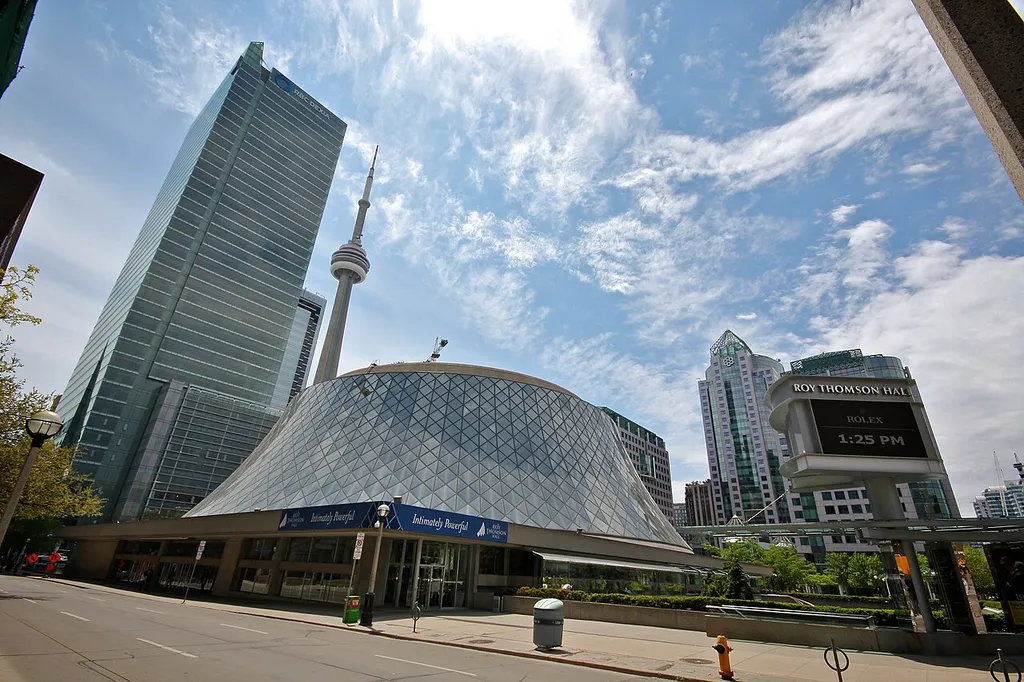 Wide angle Image of the Toronto Roy Thompson Hall