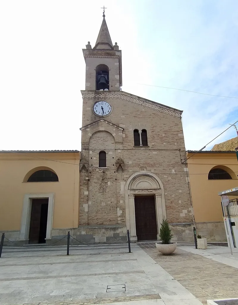 Facciata della Chiesa di San Pietro Apostolo, Ripa Teatina