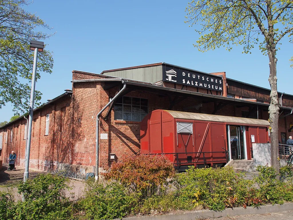 Deutsches Salzmuseum Lüneburg, Eingang durch den Waggon