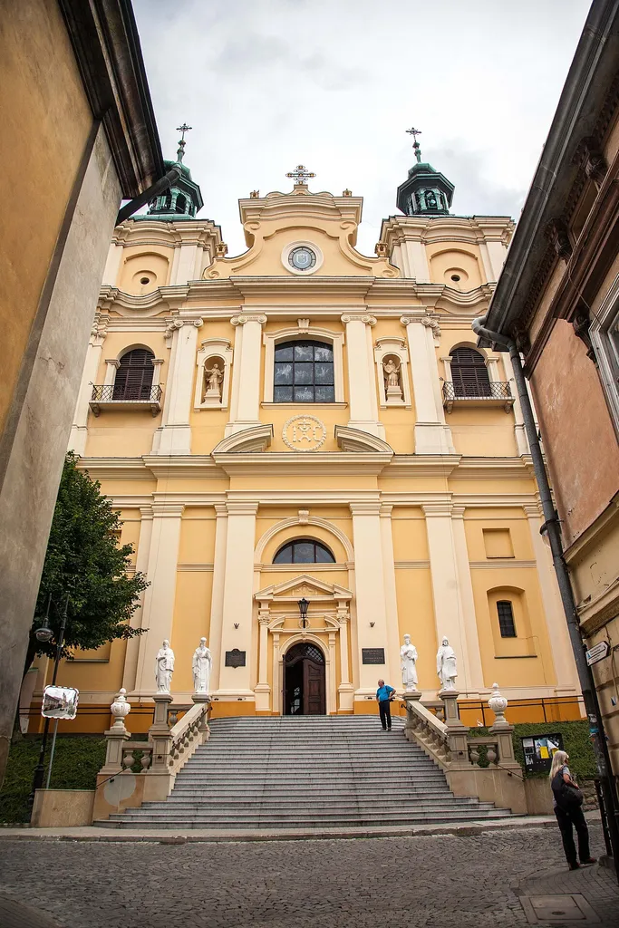 zespół klasztorny jezuitów Kościół p.w. Serca Jezusowego, ob. katedra greko-kat., mur., 1627-1678, 1760, 1903-1904 Klasztor, ob. spółdzielnia inwalidów, mur., 1687-1720, 1846, 1962 Kolegium, ob. muzeum diecezjalne, mur., 1683, 1757, 1846, pocz. XX Przemyśl, ul. Katedralna